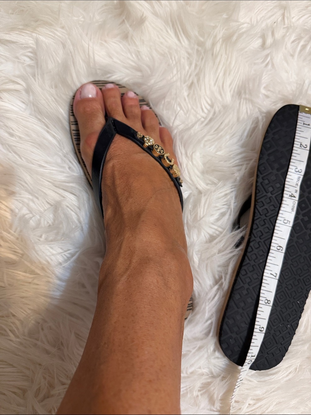 Tory Burch Black Striped Footbed Flip Flop Sandals with Gold Accents Sz 9 - Picture 13 of 14